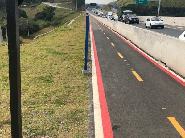 e224ea52-a653-455c-a3d9-1c9a54498959.jpg
