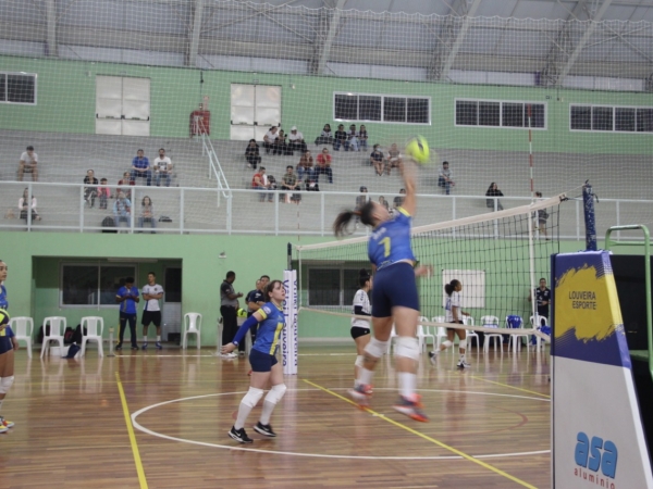 VAMOS TORCER- Louveira estreia no Paulista de vôlei feminino nesta