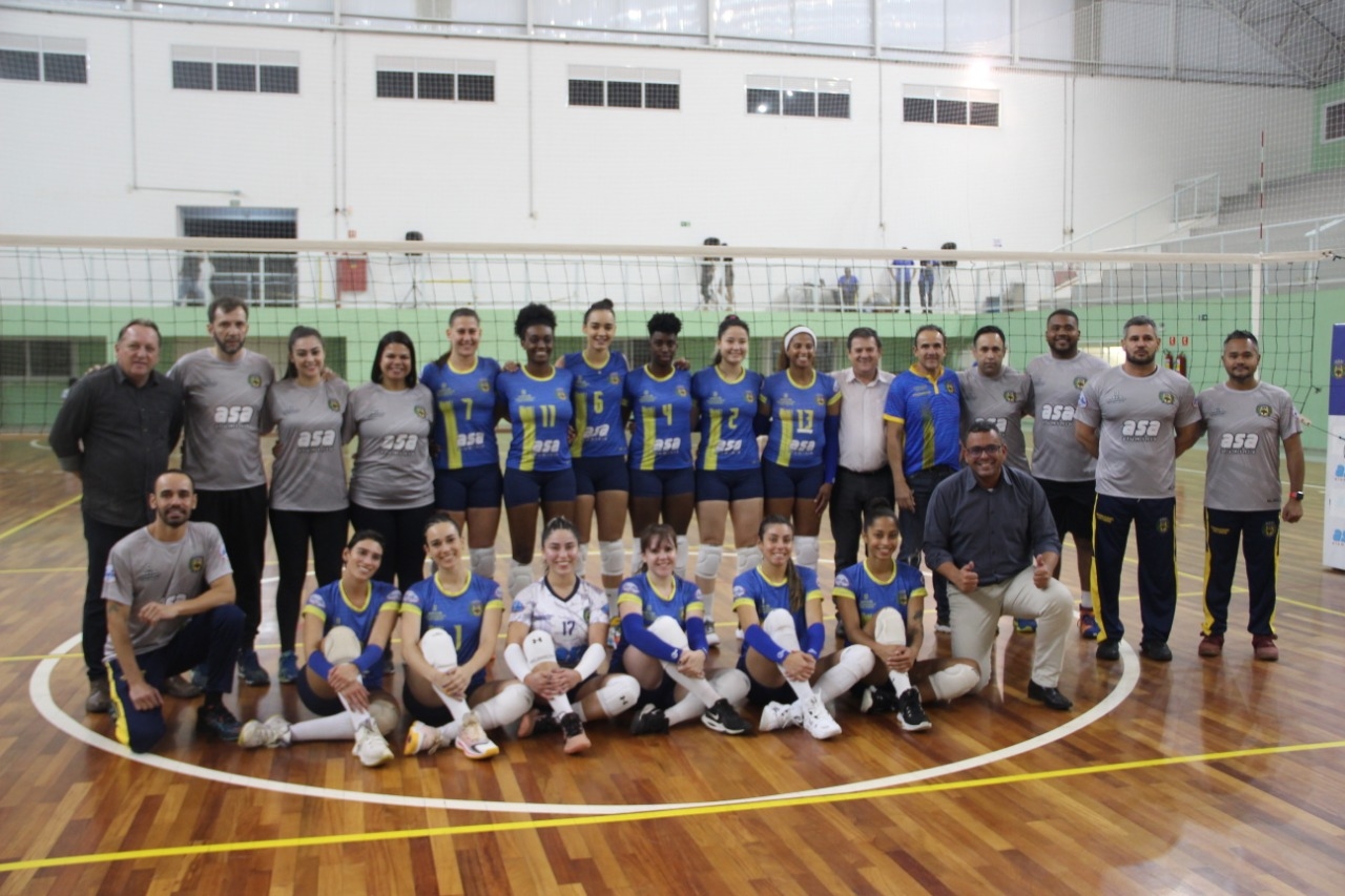 DISPUTA - Louveira joga bem, mas perde para Santos na estreia do Paulista  de vôlei feminino