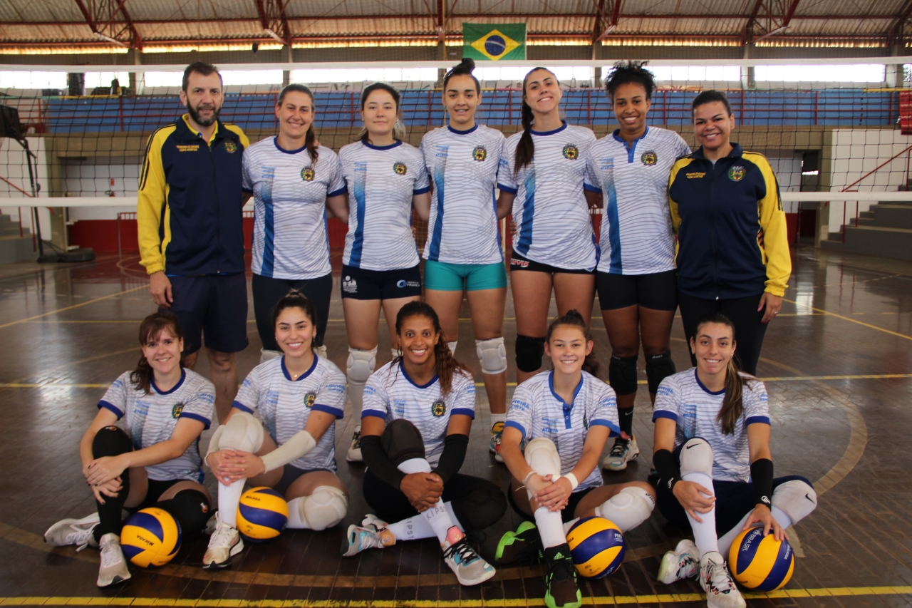 DESAFIO - Vôlei feminino de Louveira inicia jogos da Super Liga C no Rio de  Janeiro