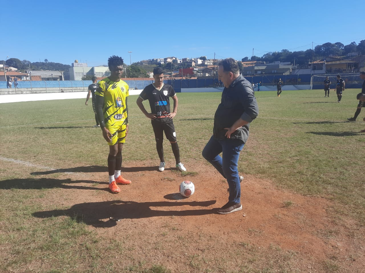 FUTEBOL - Rodada da Segunda Divisão do Amador tem seis jogos neste domingo  (17) em Louveira