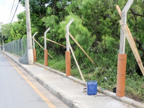 Serviços Públicos reforma alambrados 05.jpg