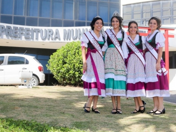 CORTE DA UVA VISITA PREFEITURAS DO CIRCUITOS DA FRUTA 16.jpg