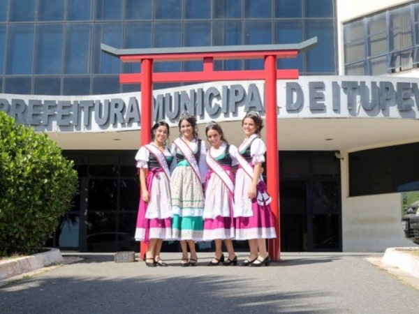 CORTE DA UVA VISITA PREFEITURAS DO CIRCUITOS DA FRUTA 17.jpg