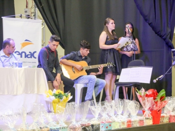 SENAC e Prefeitura forma 60 alunos no PET 15.jpg