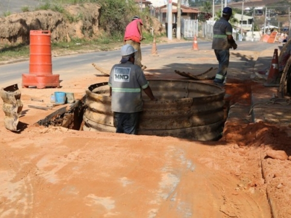 Obras na Ricieri Chiqueto 9.JPG