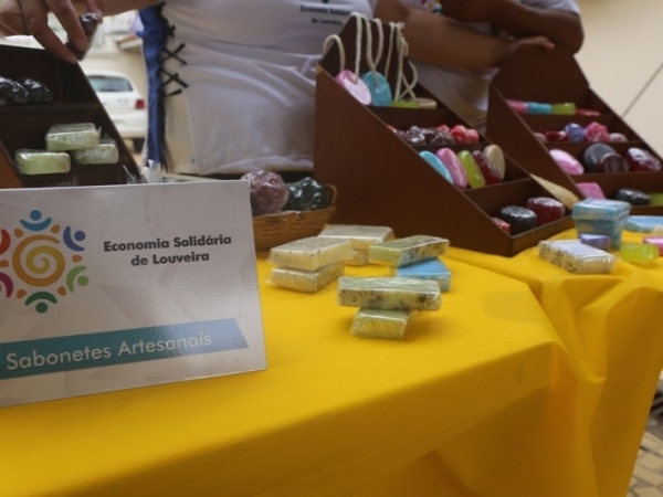 Feira Solidária na Assistência Social007.JPG