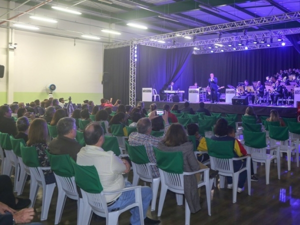 Salão de eventos da Cultura recebeu os grandes sucessos de Frank Sinatra 024.jpg
