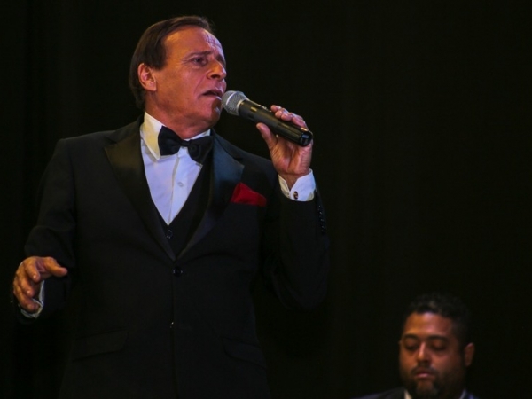 Salão de eventos da Cultura recebeu os grandes sucessos de Frank Sinatra 007.jpg