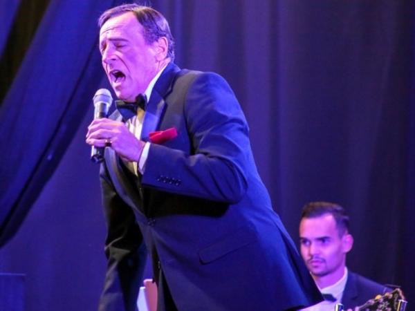 Salão de eventos da Cultura recebeu os grandes sucessos de Frank Sinatra 022.jpg
