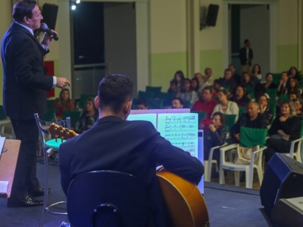 Salão de eventos da Cultura recebeu os grandes sucessos de Frank Sinatra 010.jpg