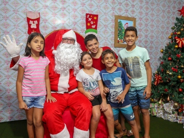 Papai Noel chega a Louveira e abre período natalino na cidade05.jpg