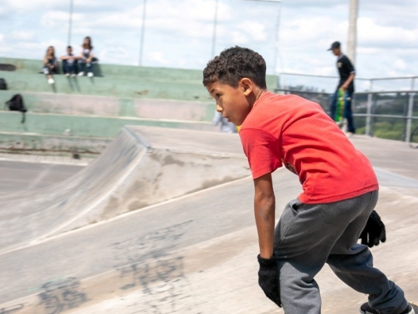 1.º Festival Solidário de Skate de Louveira arrecada 70kg de alimentos016.jpg