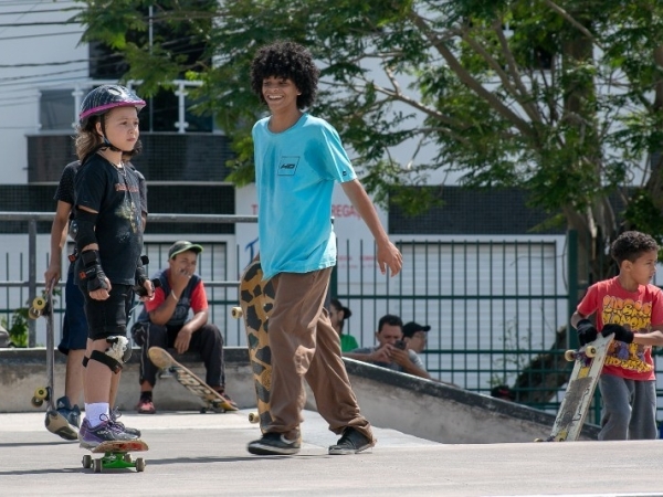 1.º Festival Solidário de Skate de Louveira arrecada 70kg de alimentos08.jpg