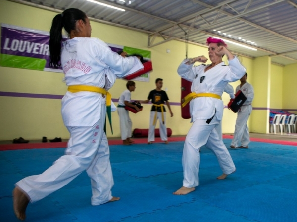 Alunos de Taekwondo recebem novos equipamentos de treino2.jpg