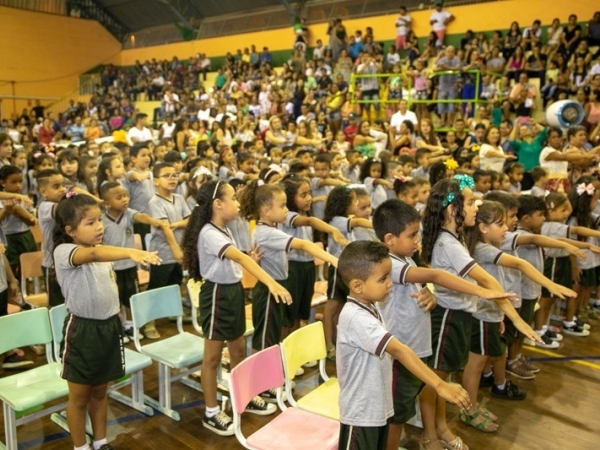 Educação Infantil forma 695 alunos louveirenses07.jpg