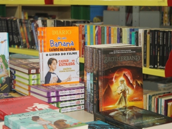 Em incentivo à leitura, Biblioteca Monteiro Lobato adquire novos livros02.JPG