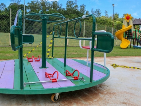 Prefeitura instala primeiro playground adaptado da cidade (5).jpg