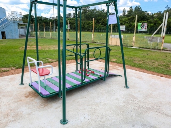 Prefeitura instala primeiro playground adaptado da cidade (3).jpg