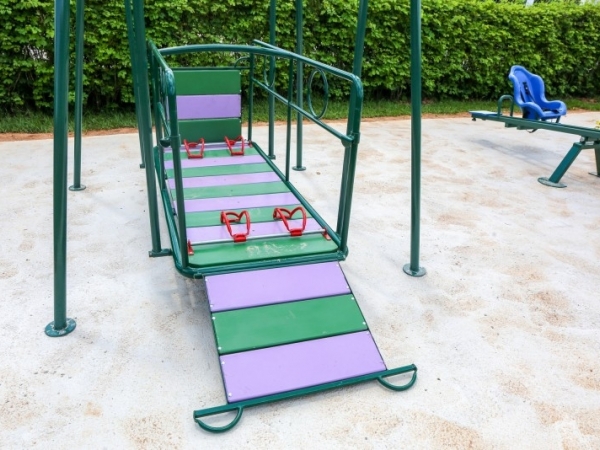 Prefeitura instala primeiro playground adaptado da cidade (4).jpg