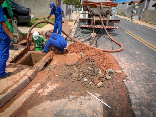 Com melhorias e manutenção da rede, prefeitura mantém campanha contra desperdício de água06.jpg