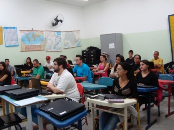 Alunos que receberam o notebook.JPG