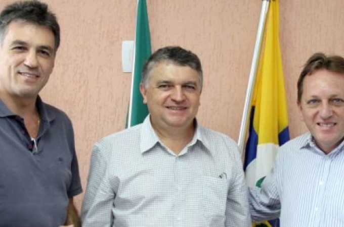 Junior Finamore recebe visita do deputado federal Guilherme Campos