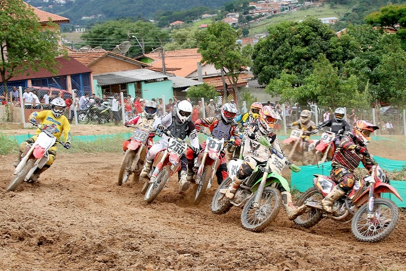 MotoCross em Louveira reúne mais de 5 mil pessoas