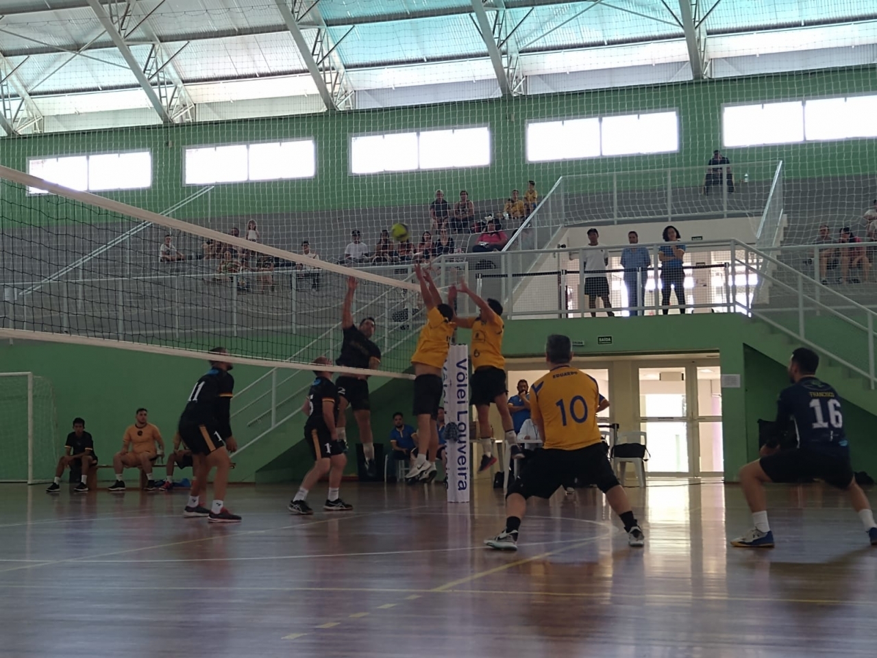 Volei Masculino e Feminino