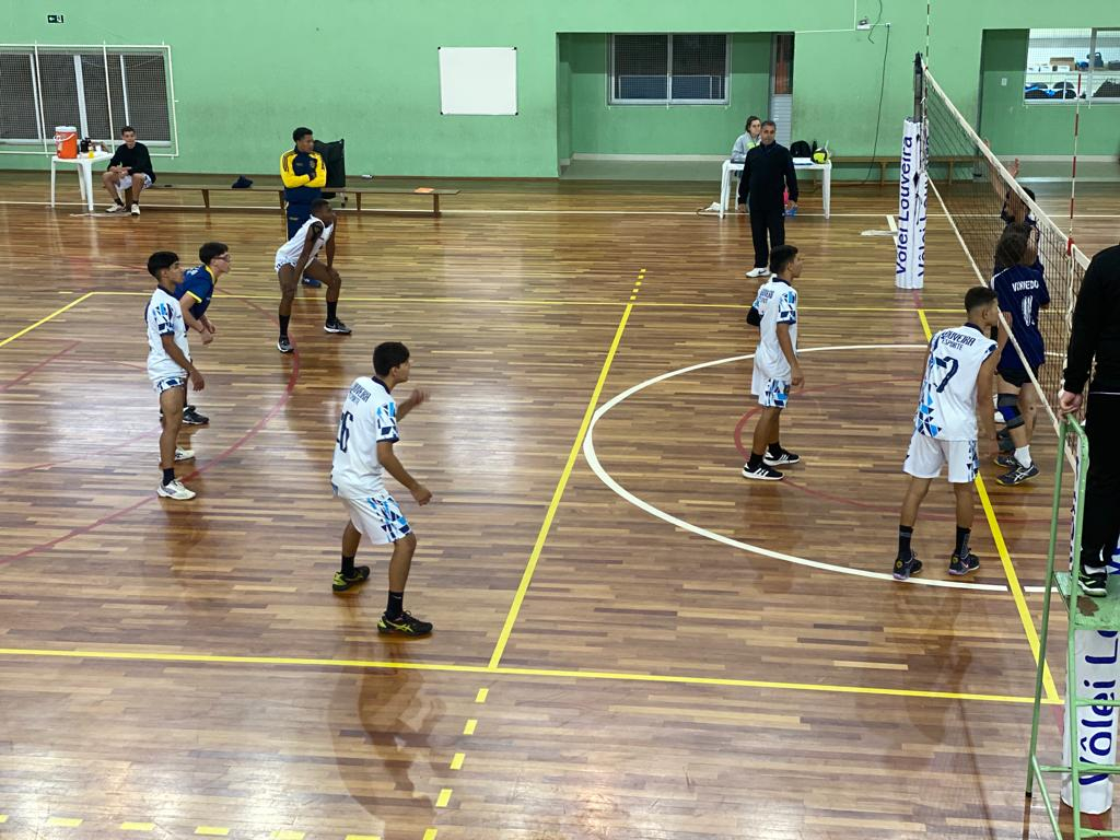 Equipe de Voleibol Feminino Sub-17 de Bragança Paulista participa de mais  uma etapa da IV Copa Vinhedo de Voleibol 2023 - Prefeitura de Bragança  Paulista